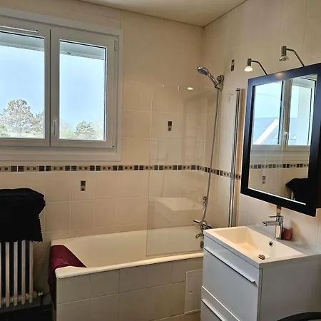 Grande Maison Normande, Vue A 75 Metres De La Plage, Equipe De Nage Quinéville