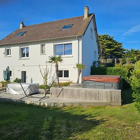 Grande Maison Normande, Vue A 75 Metres De La Plage, Equipe De Nage *