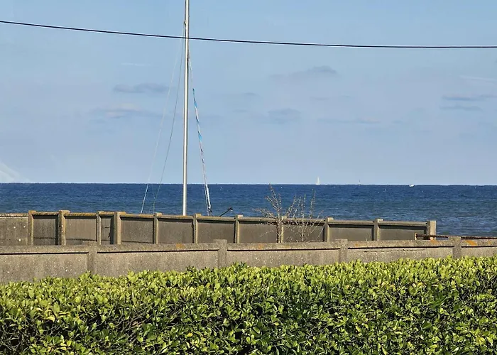 Grande Maison Normande, Vue A 75 Metres De La Plage, Equipe De Nage