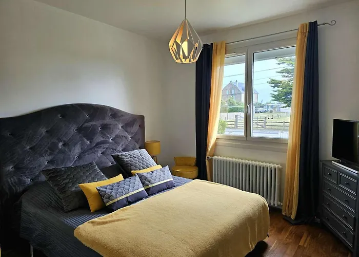 Grande Maison Normande, Vue A 75 Metres De La Plage, Equipe De Nage *