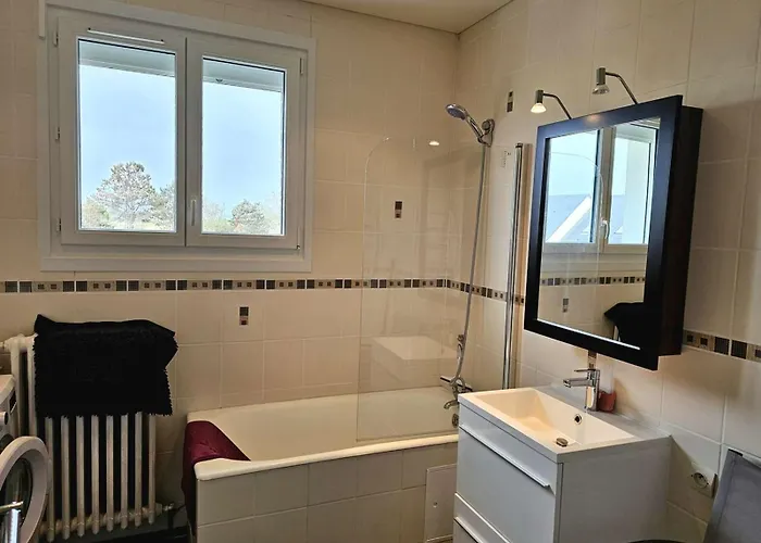 Grande Maison Normande, Vue A 75 Metres De La Plage, Equipe De Nage Quinéville