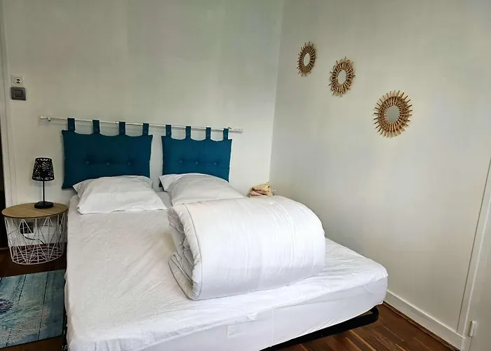 Grande Maison Normande, Vue A 75 Metres De La Plage, Equipe De Nage Quinéville