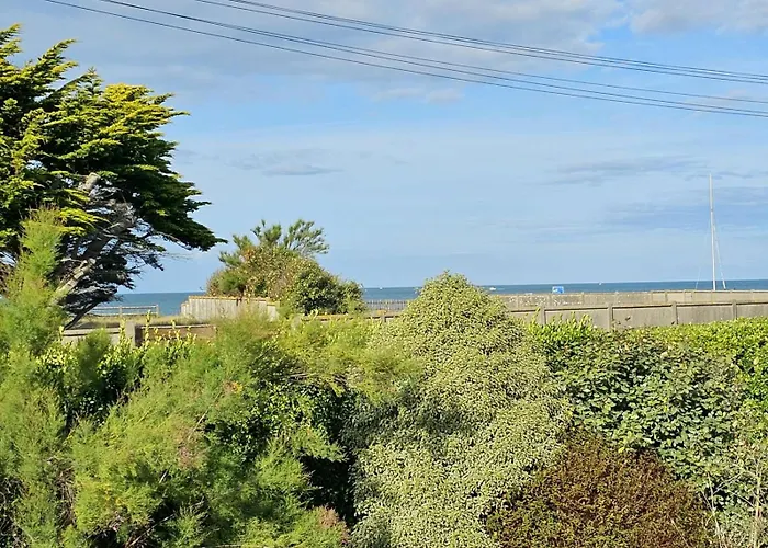 Grande Maison Normande, Vue A 75 Metres De La Plage, Equipe De Nage * Quinéville